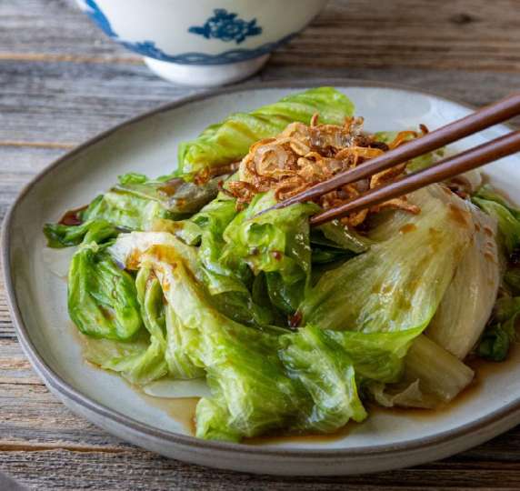 Stir-fried Iceberg Lettuce