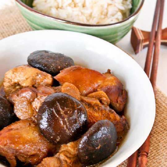 Stir-Fried Chicken with Mushrooms