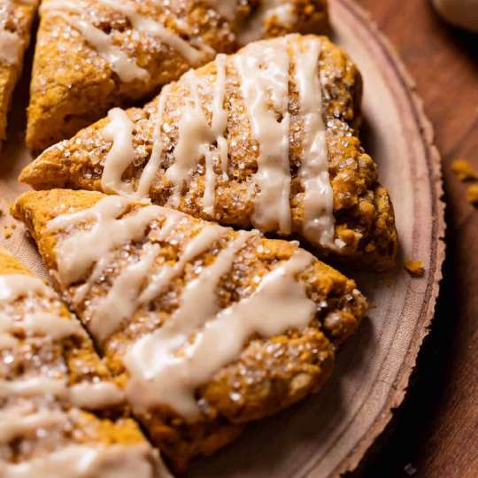 Pumpkin Scones with Maple-Cinnamon Glaze