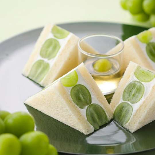 Shine Muscat & Cream Sandwich