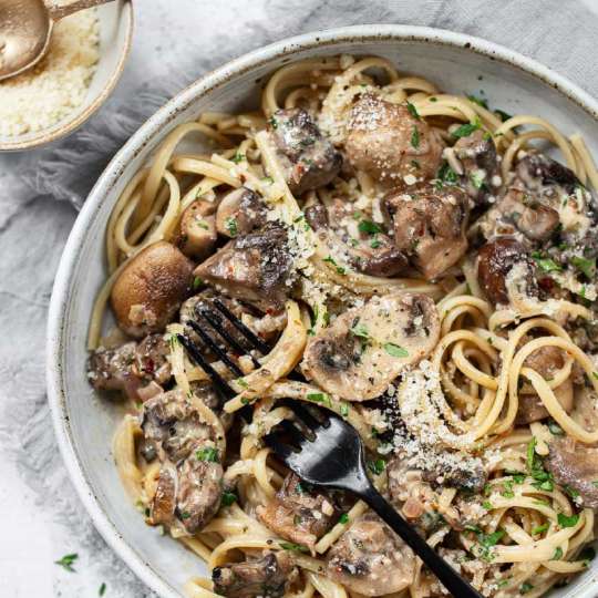 Garlic Butter Mushroom Pasta