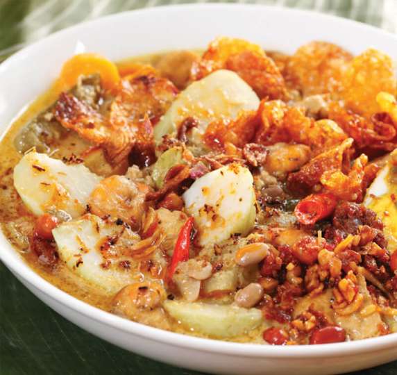 Lontong with Vegetables